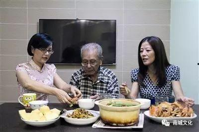 追风吃瓜驿站,揭秘娱乐圈幕后风云